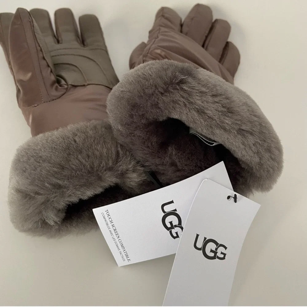 NEW UGG Fontanne Smart Genuine Shearling Trim Gloves Size S/M